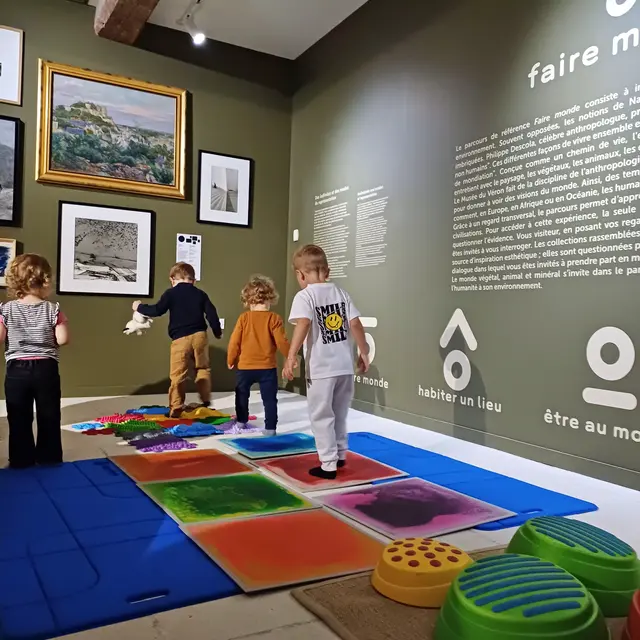 1804 - Bébé au musée - © Les Musées Chinon Vienne et Loire