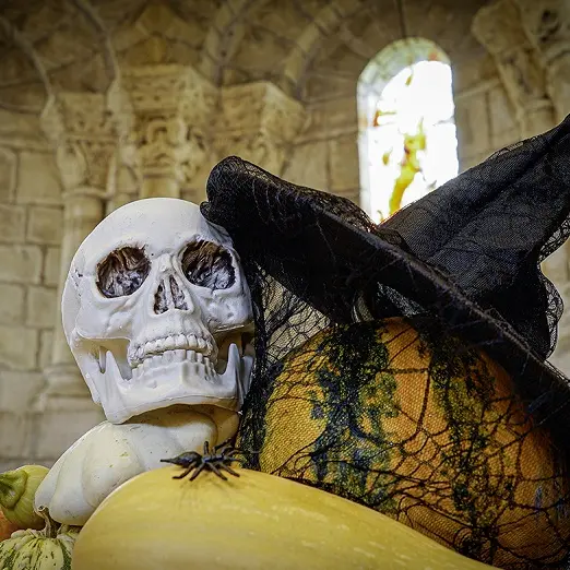 Haloween dans le prieuré de St-Comes à La Riche en Indre-et-loire le 30 octobre 2019.
