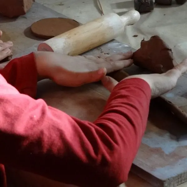 2304 - La main du génie - © Les Musées Chinon Vienne et Loire