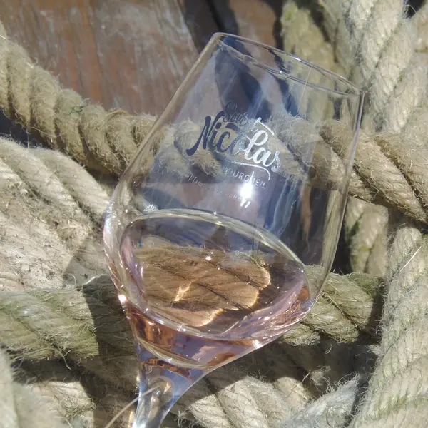 verre-de-saint-nicolas-de-bourgueil-A-genneteau