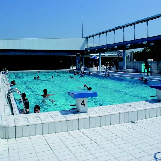 AVOINE-piscine du Véron