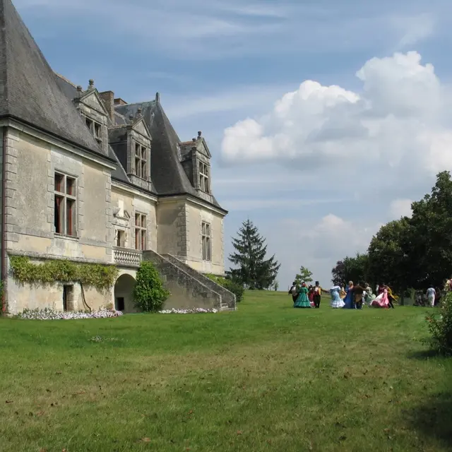 Artannes Manoir Vonnes danseurs ©HGiblet2030 - Copie
