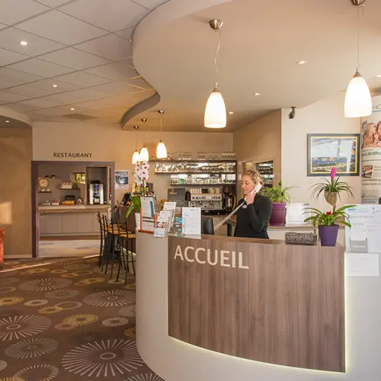 BRIT-HOTEL-LE-CHEOPS--5