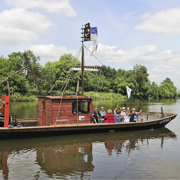 Bateau Jocondie II sur le cher