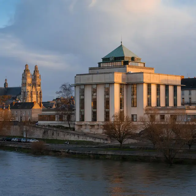 Bibliothèque_crédit_Léonard_de_Serres_2033