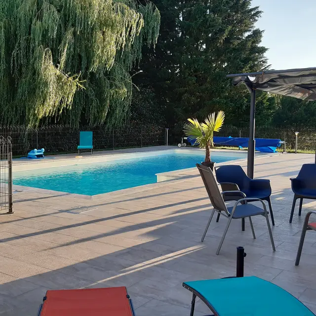 Cap Engreffières piscine et transats