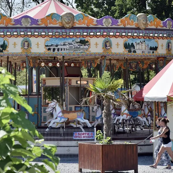 A bord du carrousel - Family park, Sorigny.