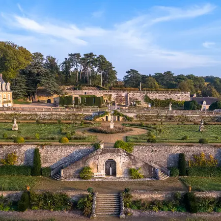 Chateau-de-Valmer-Vue-aerienne-Charly-s-Drone--paysage