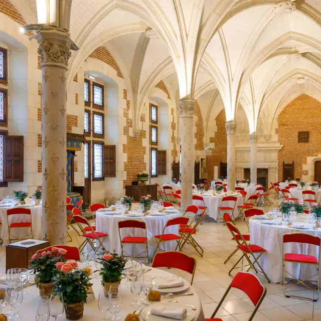 Dîner dans la grande salle du château d'Amboise