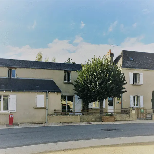 Facade Gite Avrille-Les-Ponceaux