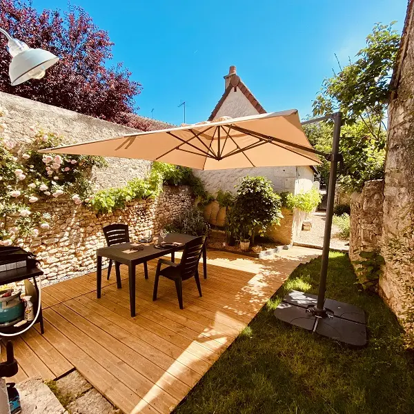Gite-lavoir aux roses-terrasse-chedigny-loches-valdeloire