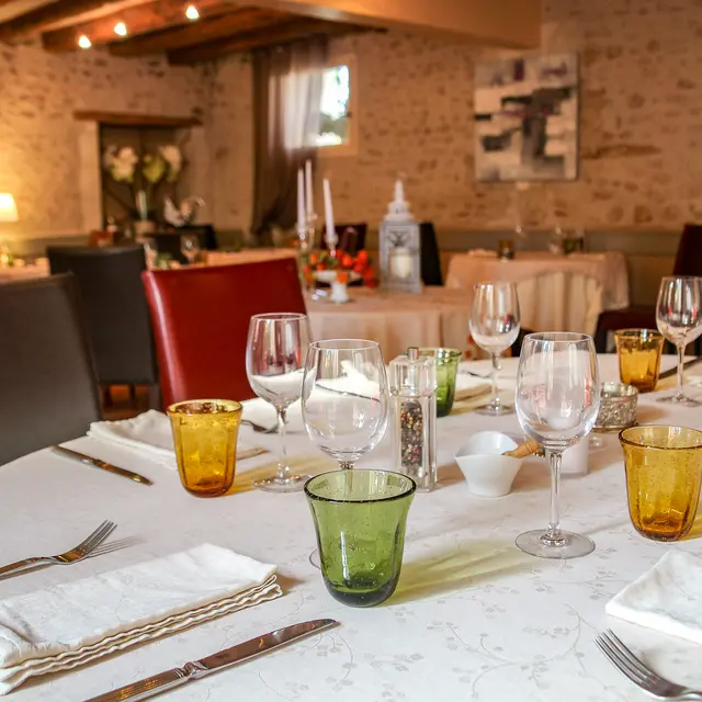 Auberge du Cheval Rouge - Restaurant à Chisseaux