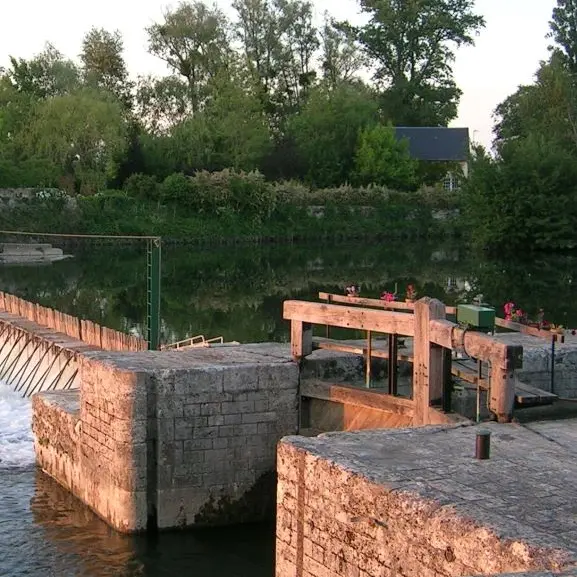 L'écluse et le barrage à aiguille de Nitray à Athée-sur-Cher