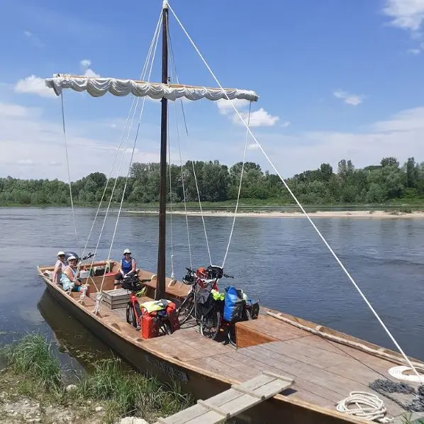 Navette fluviale par Moment de Loire crédit Agence Départementale Tourisme