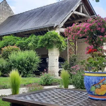SAVIGNY EN VERON- Chambre d'hôtes - La magnanerie (2)