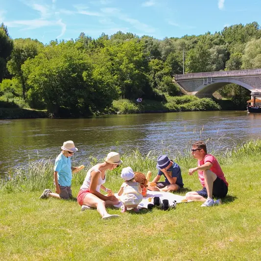 Tournage_Cavales_famille_pique-nique (3)-2