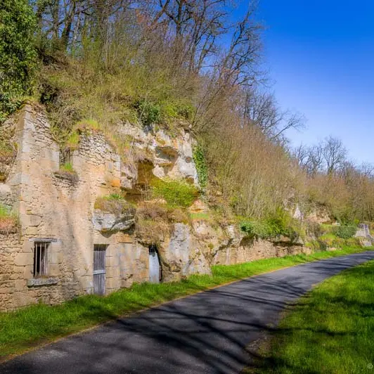 Les troglos de la vallée de Courtineau
