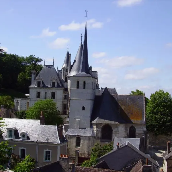 Église et château de Véretz