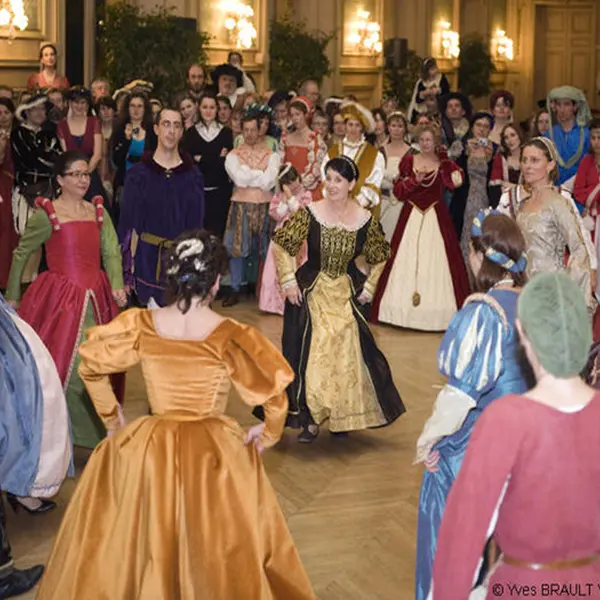 bal-renaissance-Tours