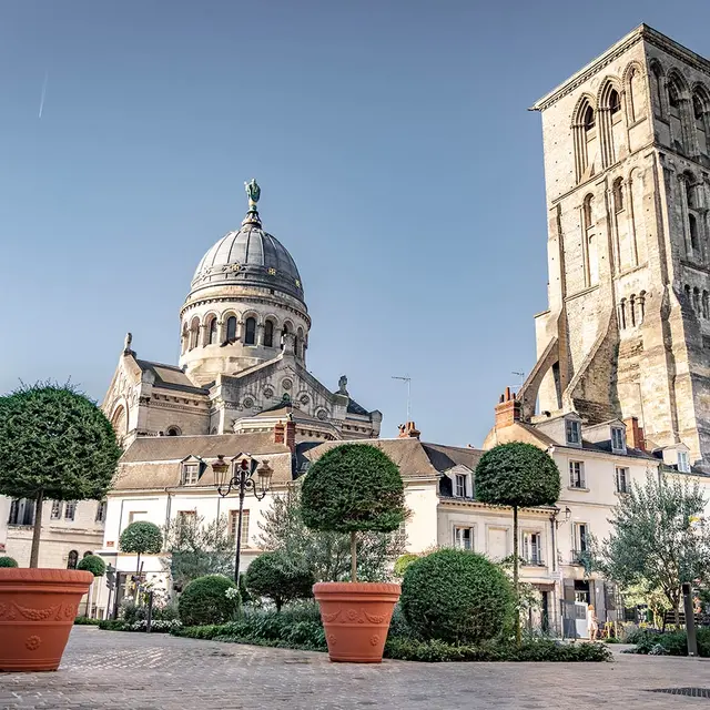 basilique-saint-martin-et-tour-charlemagne-23823