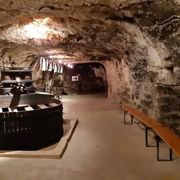 Aire de camping-car des Caves du Père Auguste - Civray-de-Touraine