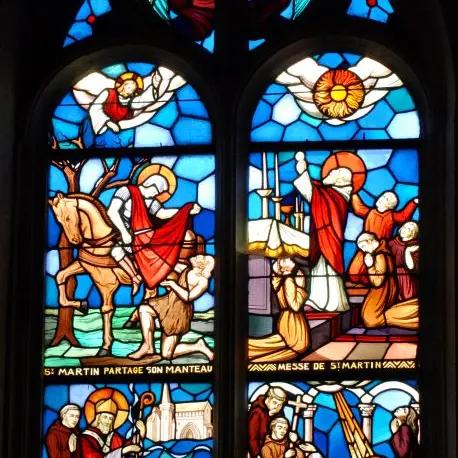 Verrière de l'église Saint-Martin de Monnaie