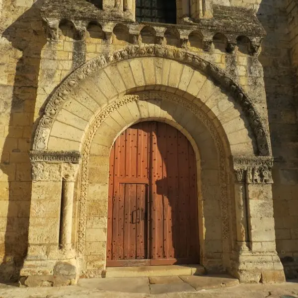 Portail de l'église de Vernou-sur-Brenne