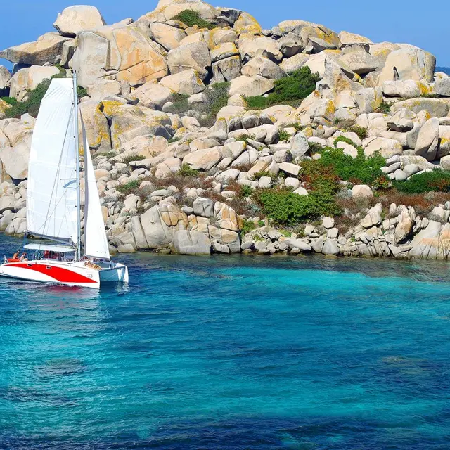 bonifacio_location_catamaran_croisiere_des_iles