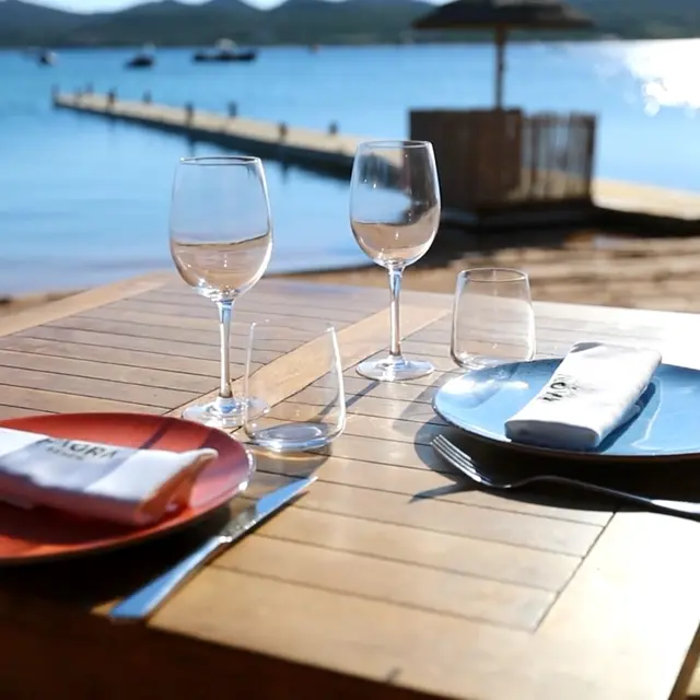 bonifacio_restaurant_maora beach_plage_table