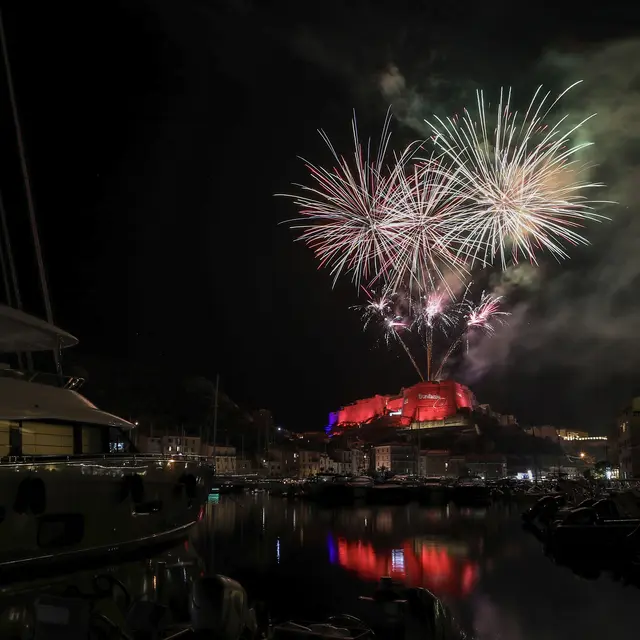 Feux d'artifice à Bonifacio