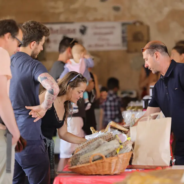 MARCHÉ DU MARDI MATIN BONIFACIO