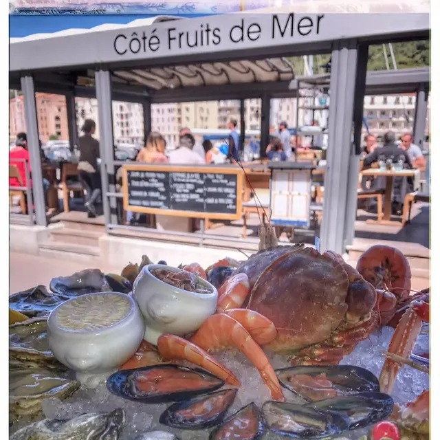 Restaurant-port-plaisance-Bonifacio-cote fruits de mer