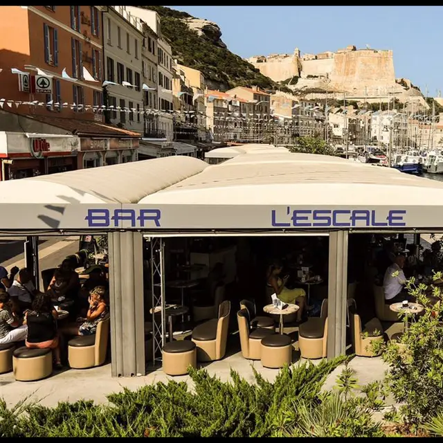 escale-bonifcaio-port-terrasse-restaurant-Corse