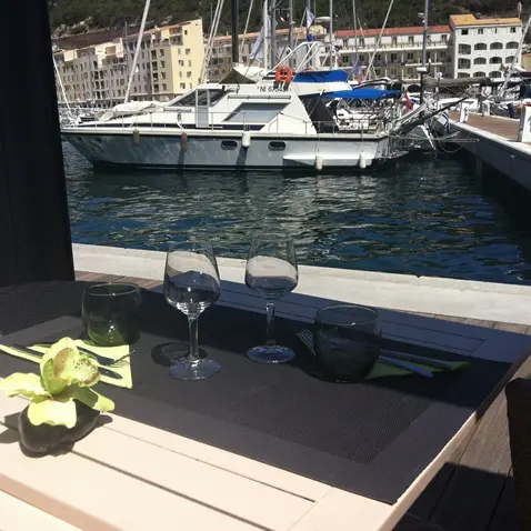 restaurant_l ancura-bonifacio-port-corse_terrasse