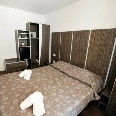 bonifacio_location_chambre_ l escale_port