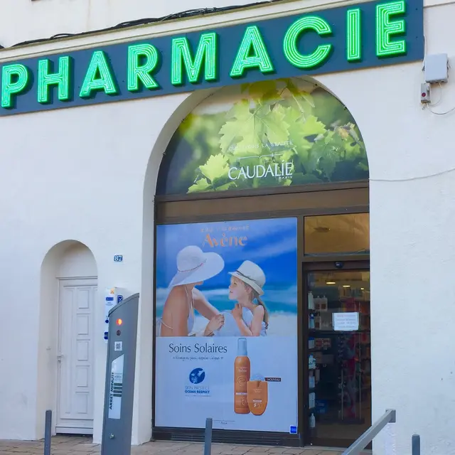 pharmacie-bonifacio-port-devanture