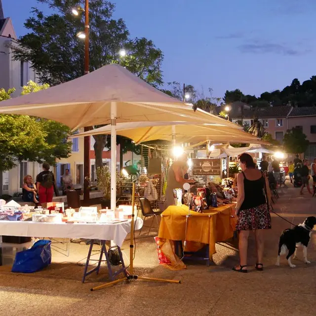 Marché Nocturne de Leucate Village