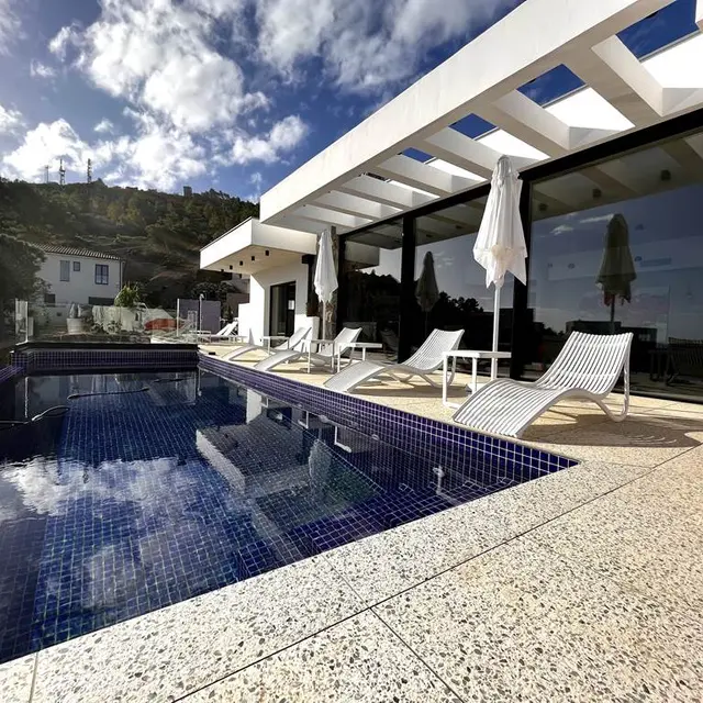 Suite 28