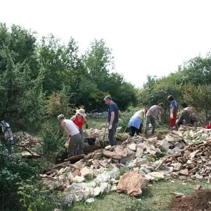 Restauration de muret à Nantoux