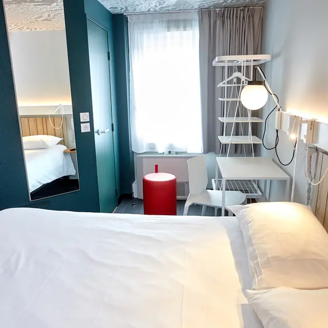 ©Photo chambre Ibis Rouge X Morize IBIS