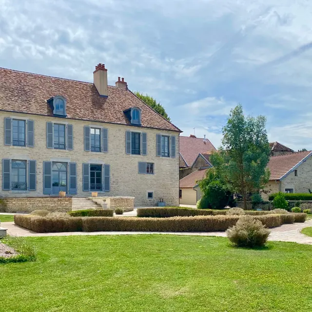 1 - Demeure Monts de Gy (1)