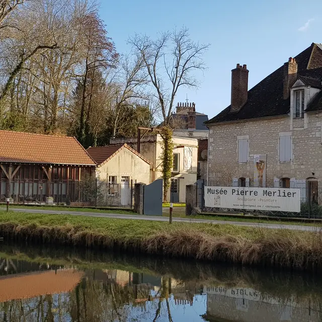 Le Musée côté chemin de halage