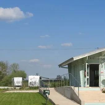 AIRE  DE CAMPING-CARS_1