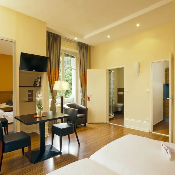 RESIDENCE LE METROPOLE***_2