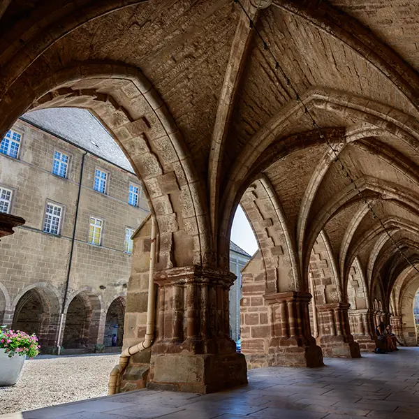 CLOITRE DE L'ABBAYE_1