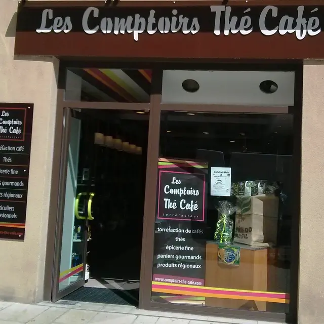 LES COMPTOIRS THE CAFE_1