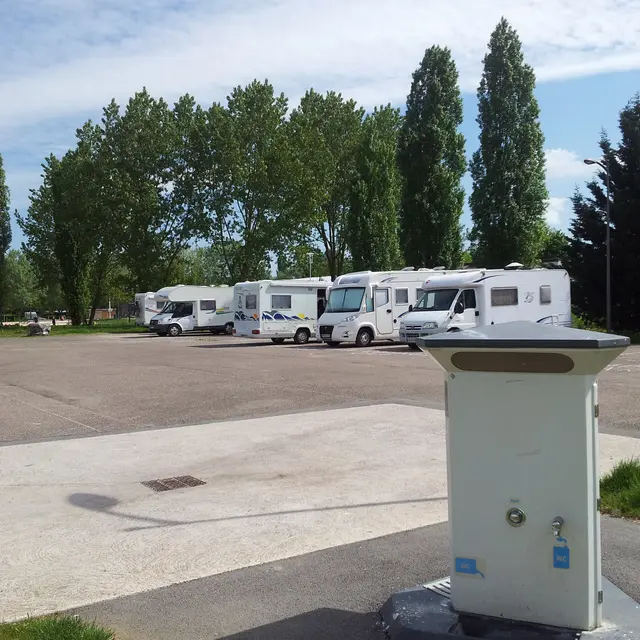 AIRE DE SERVICES (CÔTÉ PLAGE)_1