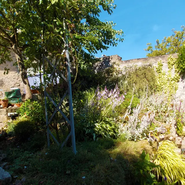 LE JARDIN DU PRESBYTERE_1