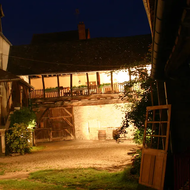COUR de NUIT