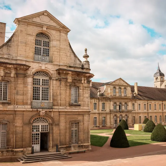 Cloître DawPhotos_Centre des monuments nationaux